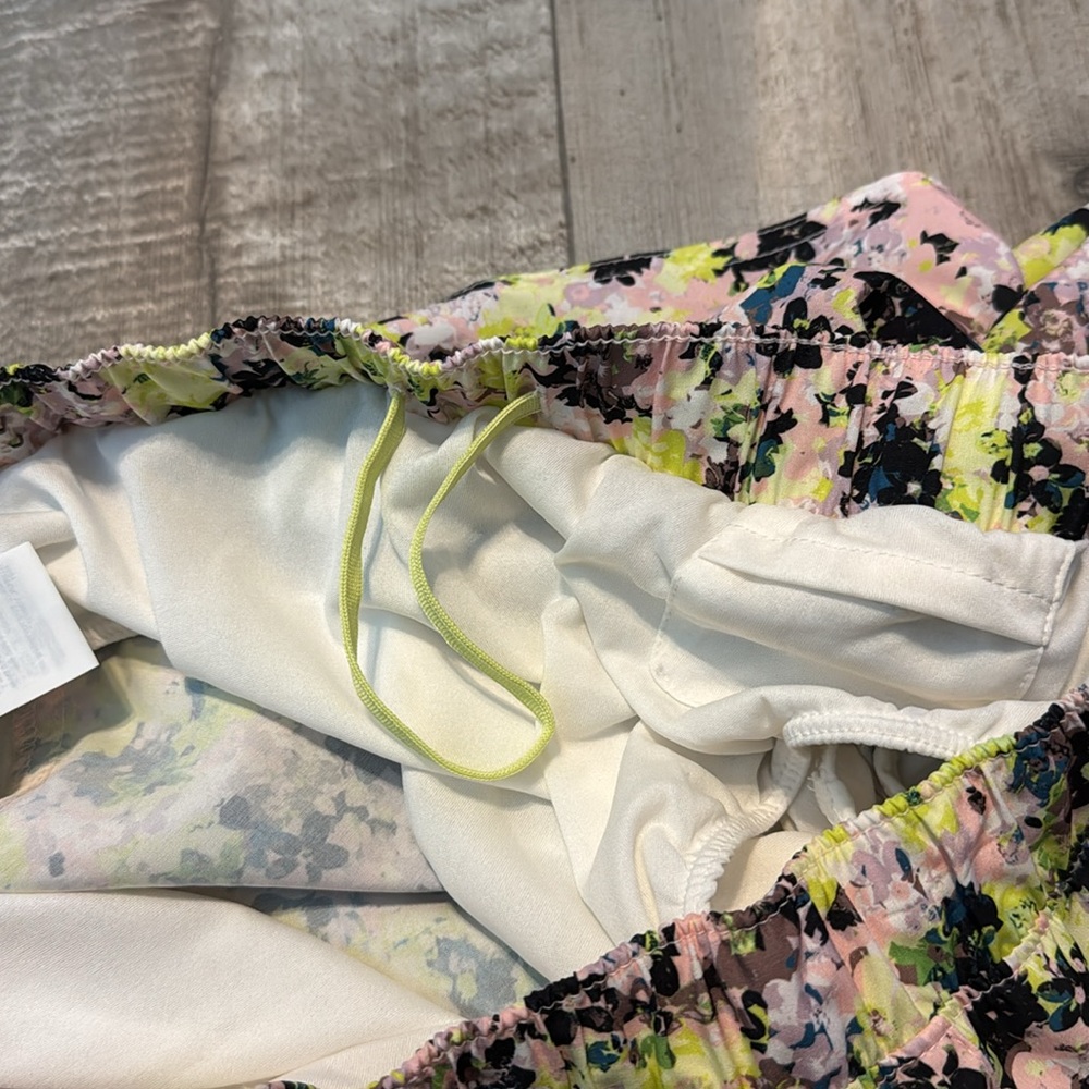 Old Navy‎ Pink and Yellow Athletic Shorts Vibrant Floral Design-size L - Picture 5 of 6